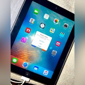 iPad 3rd Gen (WiFi + Cellular, Verizon) / 64GB / MC756LL/A